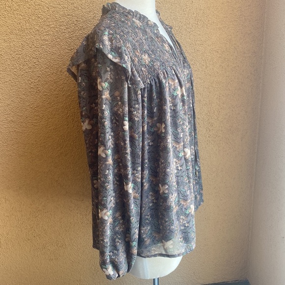 Beautiful Chiffon Top - Picture 7 of 11